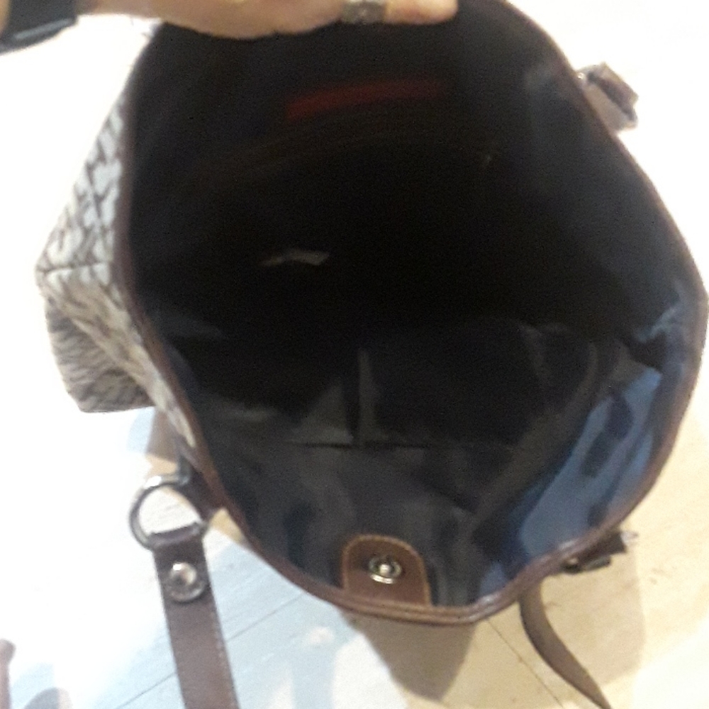 Tommy Hilfiger Shoulder Bag - Picture 7 of 9